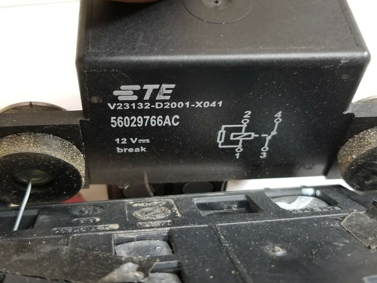 2007 Jeep Compass Battery Temperature Sensor W/ Relay 56029766AC OEM