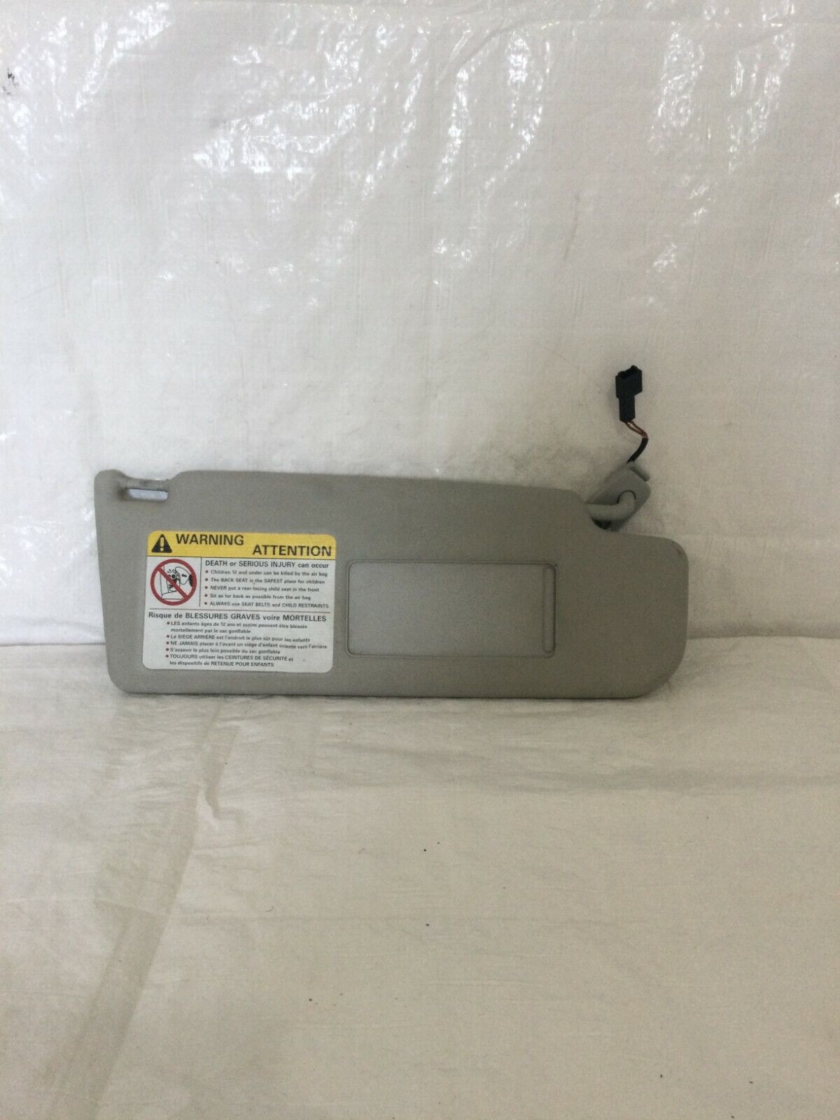 2005-2006 Volkswagen Jetta Passenger Right Sun Visor OEM RH
