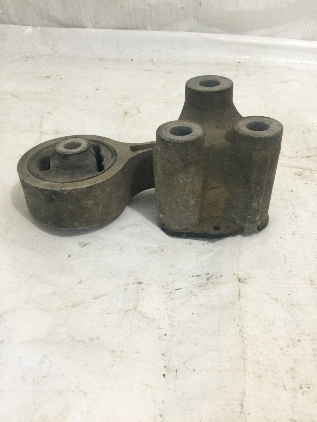 2007 - 2009 Cadillac Escalade ESV Engine Frame Mount OEM
