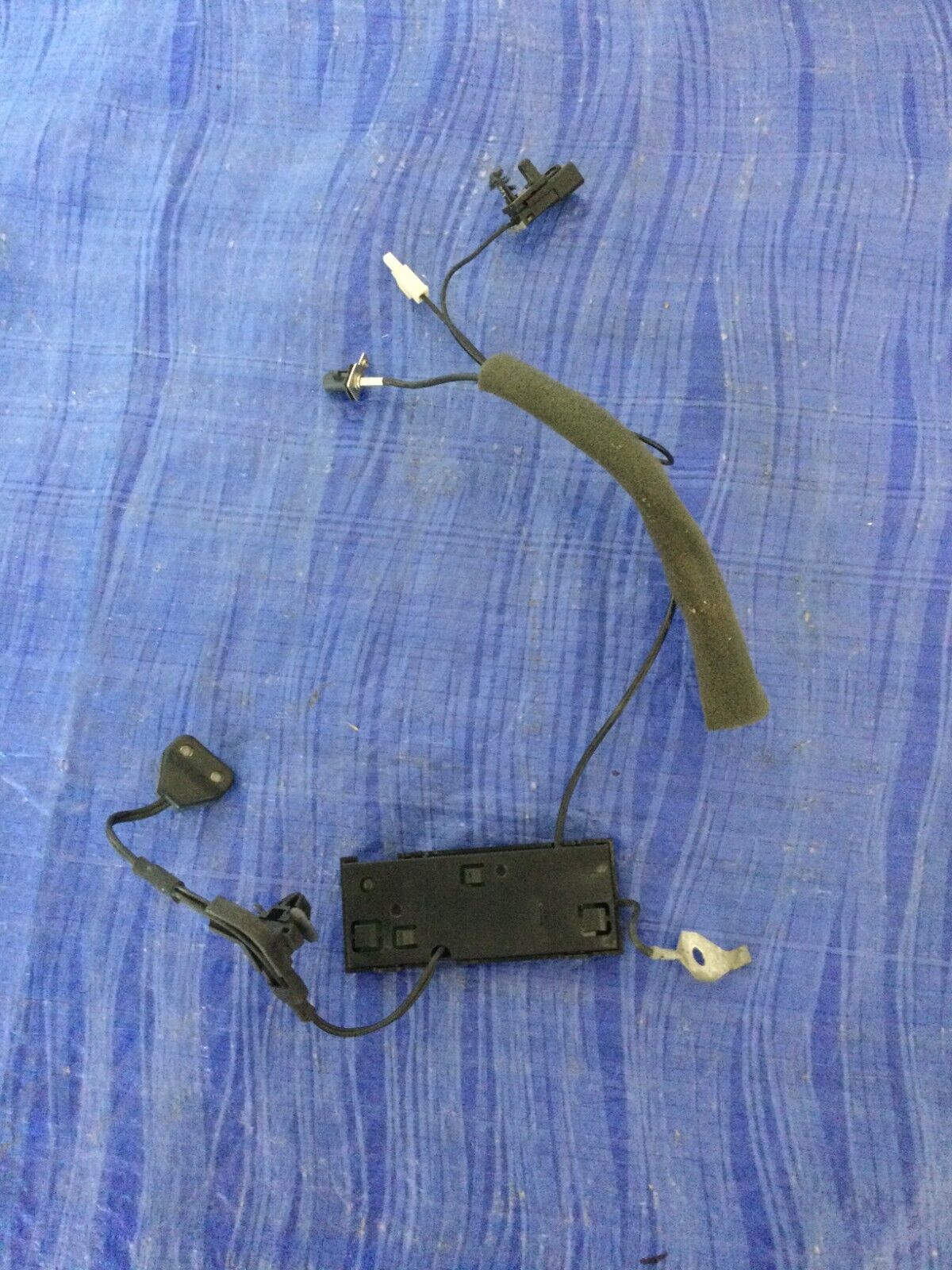 2007  Cadillac Escalade ESV Power Radio Antenna Control Module 15877497 OEM