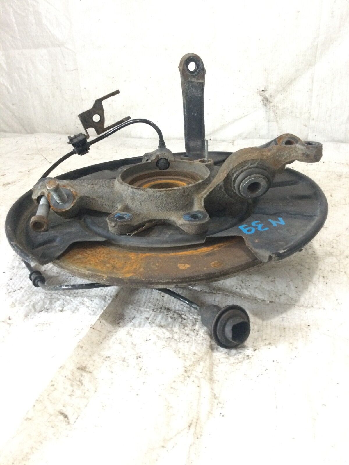 2004 Mercedes-Benz S-Class  Left Rear Spindle  Knuckle  Bearing Hub