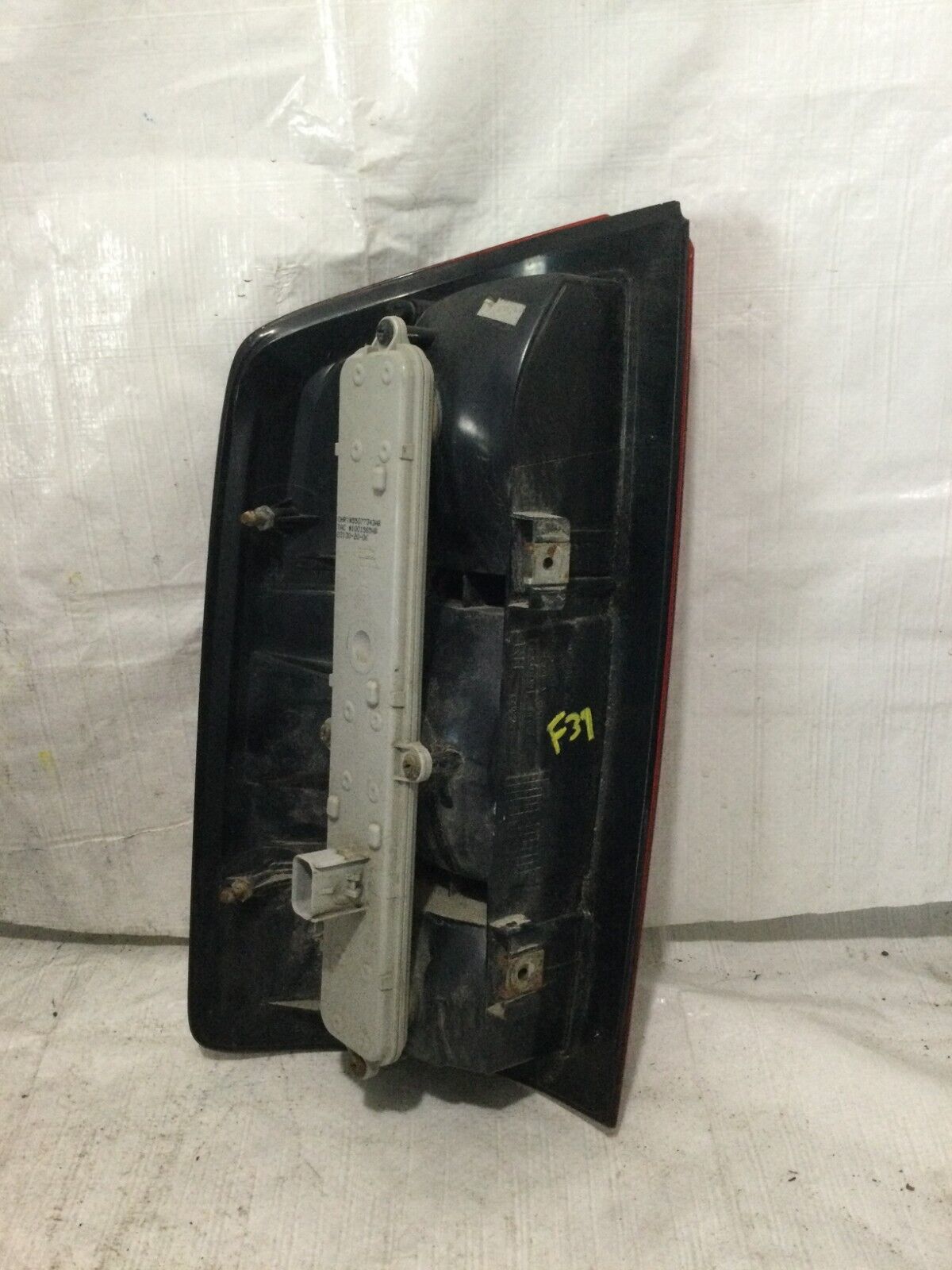 2003-2006  Dodge Ram 2500 Right Rear Tail Light Lamp OEM 55077343AB ( Damaged )