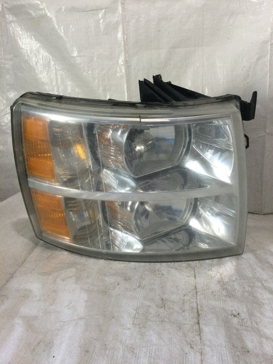 2012 Chevrolet Silverado 2500HD Headlight Assembly Right Passenger 25962805 OEM