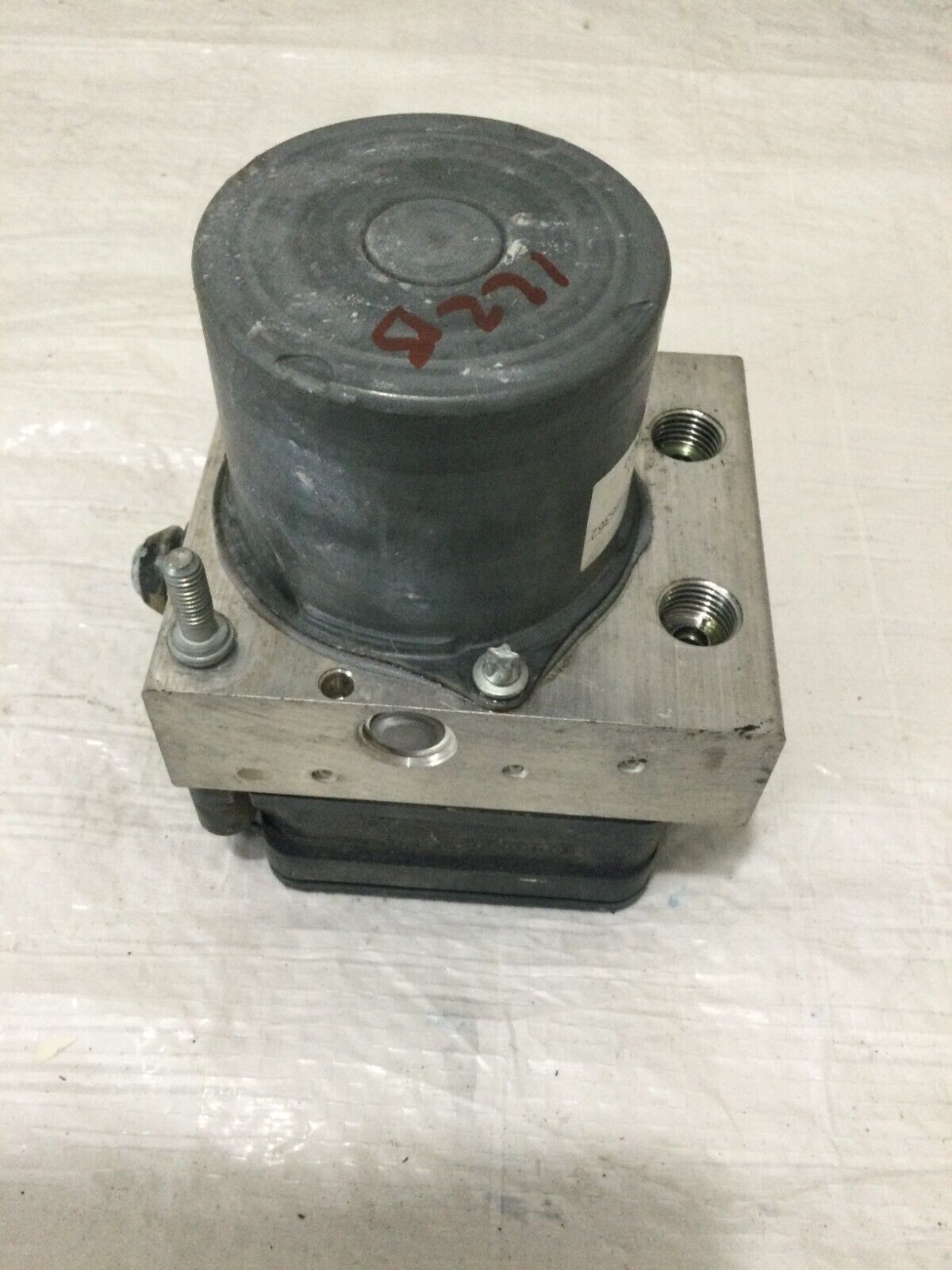 2019 Buick Regal ABS Anti Lock Brake Pump Module 84502896 OEM