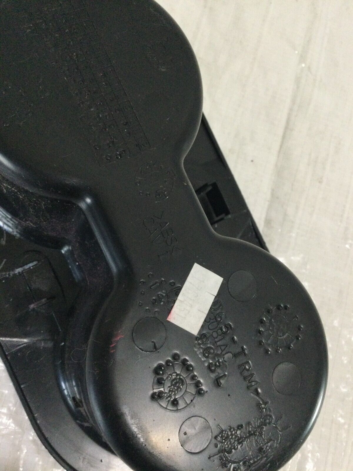 2016-2017 RAM 2500 3500 Rear Cup Holder ( Damage Clip )