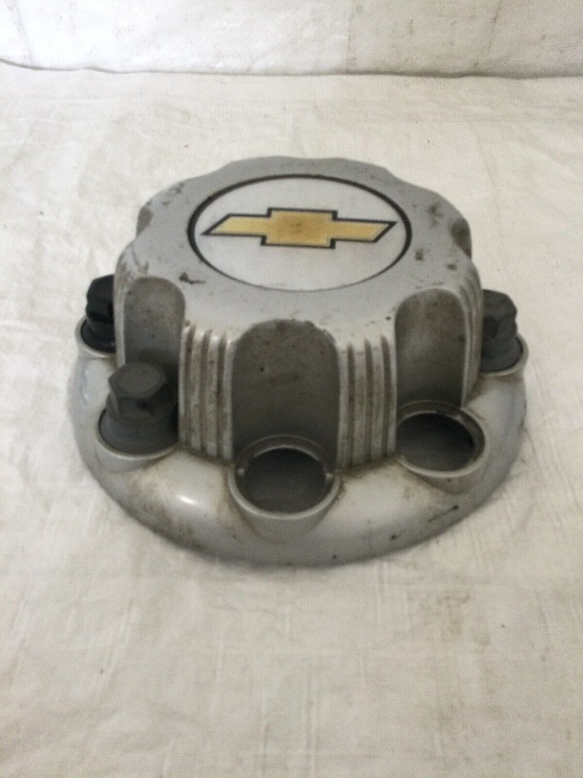 1999-2006 Chevy Silverado 2500 3500HD Wheel Center Hub Cover Cap 15052379 OEM