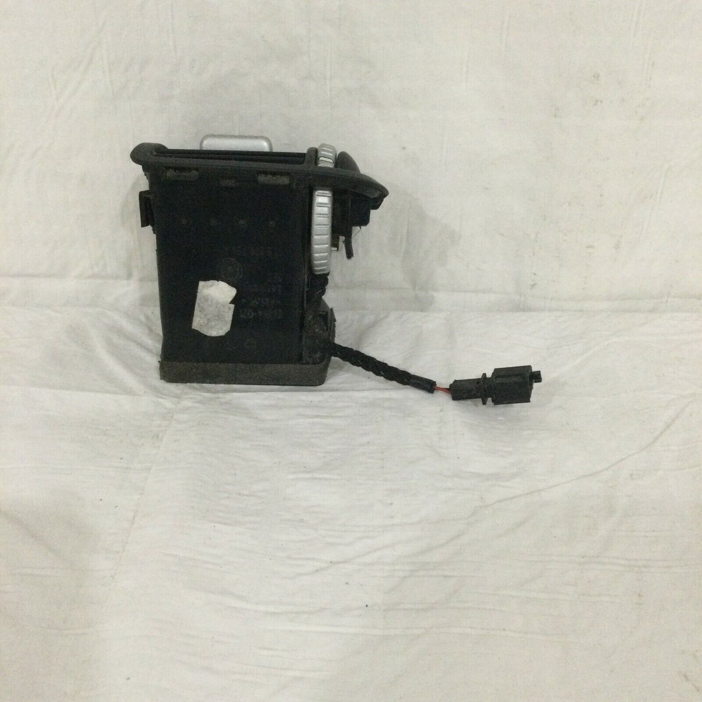 2003-2006 Porsche Cayenne Front Right  A/C Heater Air Vent OEM