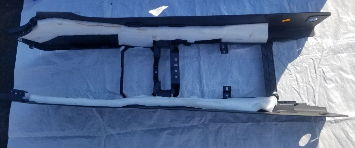 2004-2007 Volkswagen Touareg Center Console Storage Compartment Frame OEM