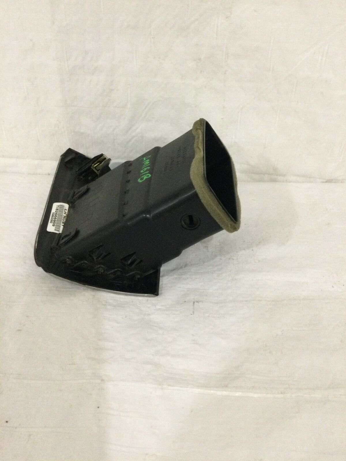 2007 Cadillac Escalade ESV Dash Air Vent Front LH OEM 15863360