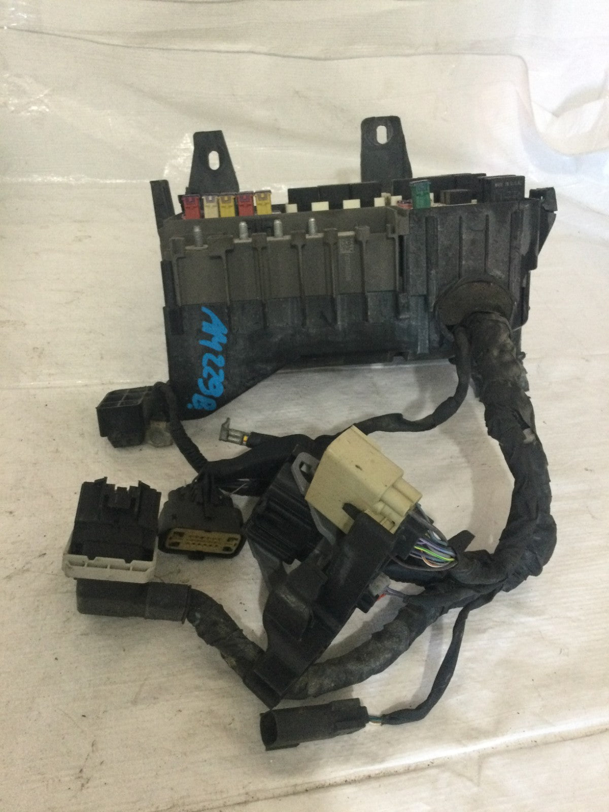 2017 Ford F-150 F150 3.5L Engine Fuse Box OEM