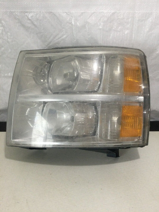 2007-2013 Chevrolet Silverado Halogen Headlight Left/Driver 25962804 ( DAMAGE)