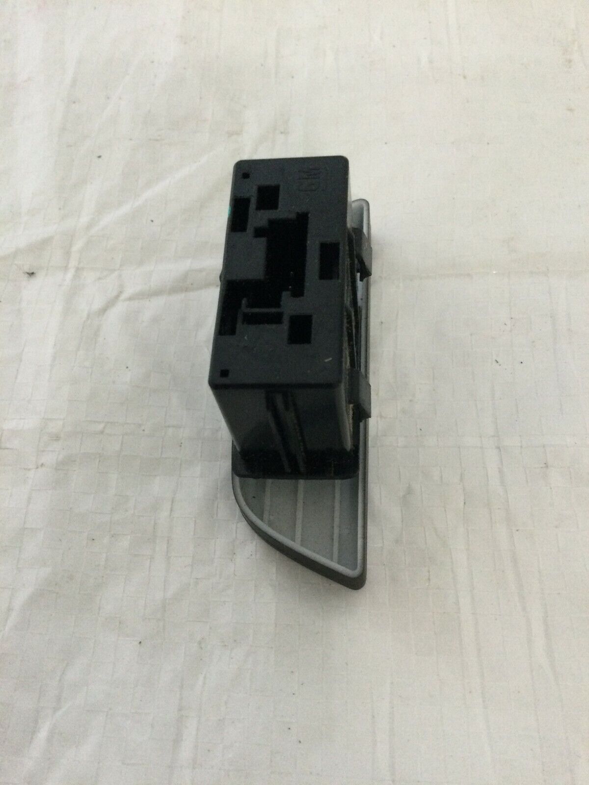 2016-2018 Chevrolet Cruze Hazard Flasher Switch OEM 13409820
