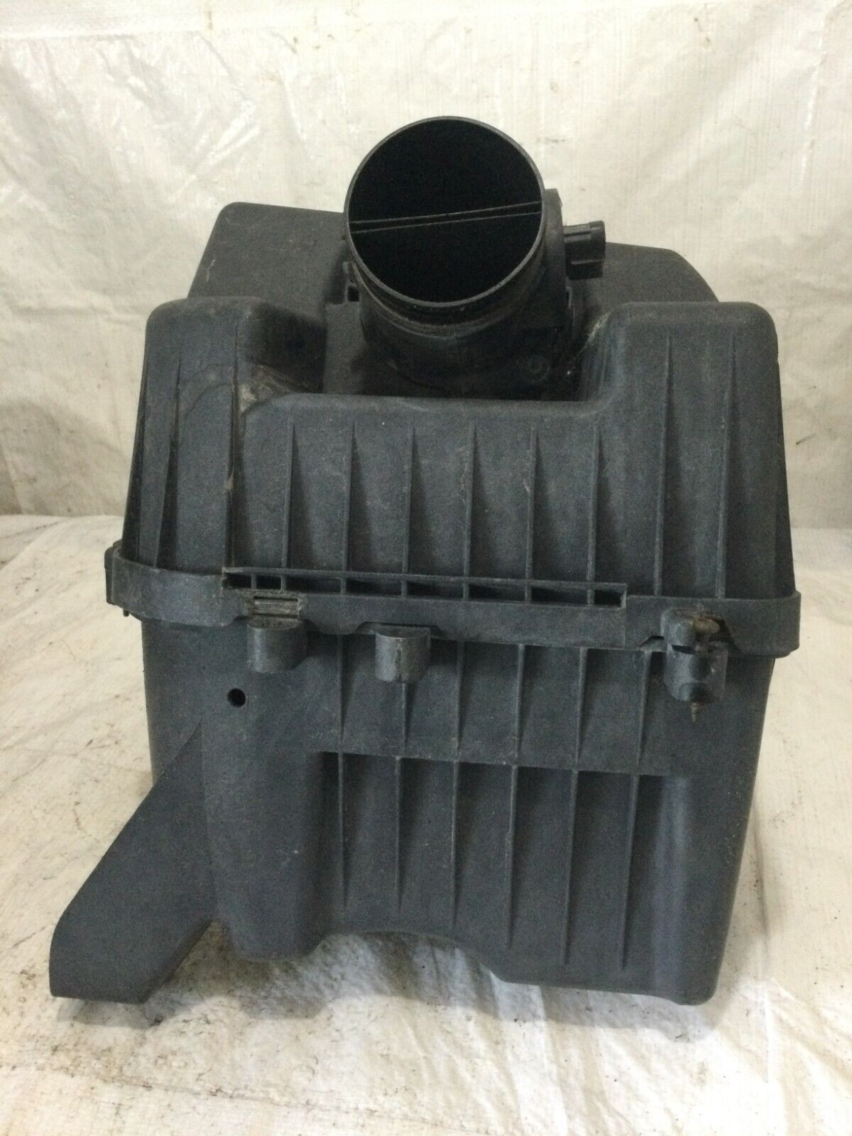 2007 GMC Acadia Air Cleaner Filter Box Assembly OEM