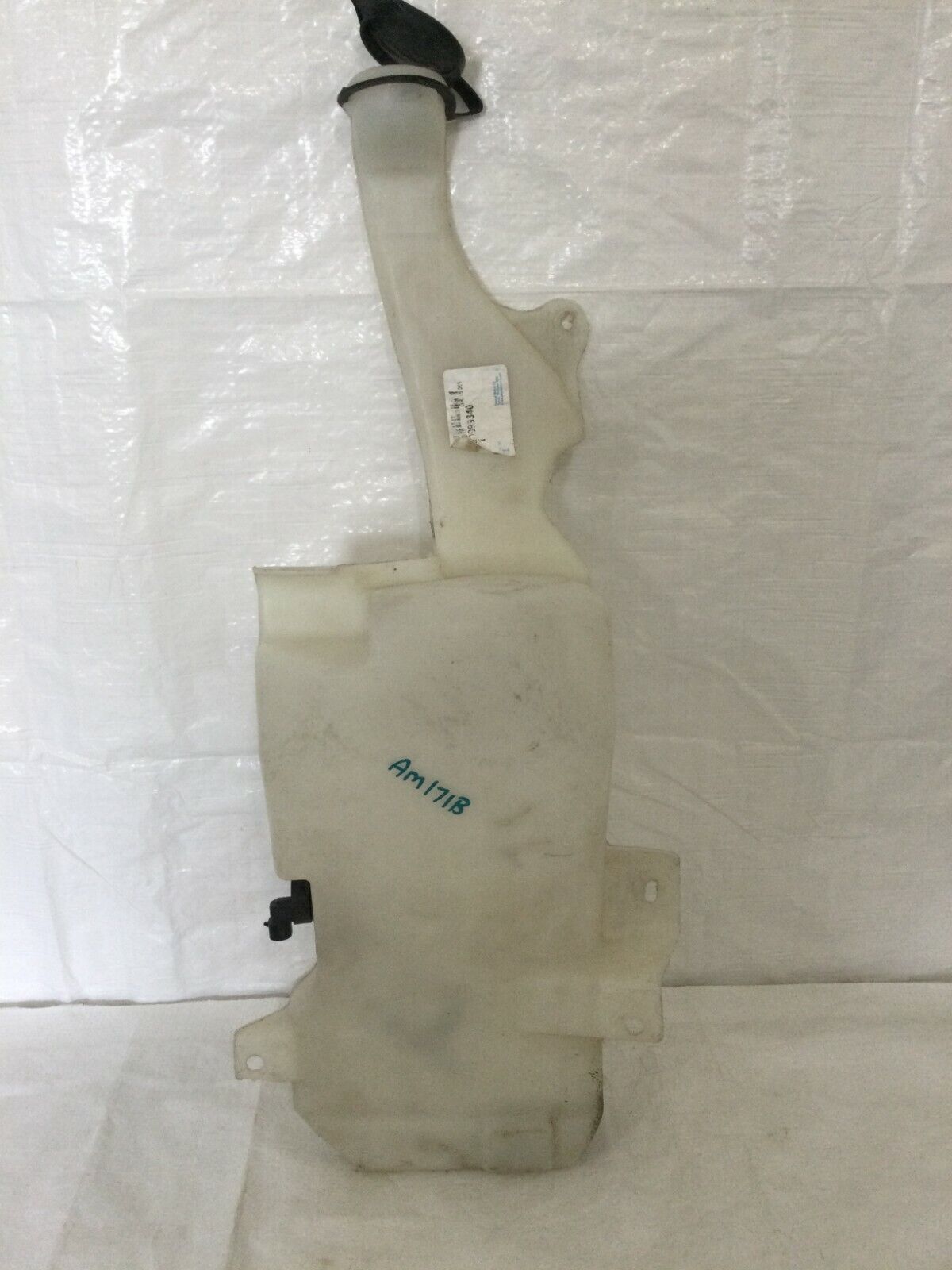 2007 GMC Yukon Windshield Washer Fluid Reservoir Bottle OEM 6.0L