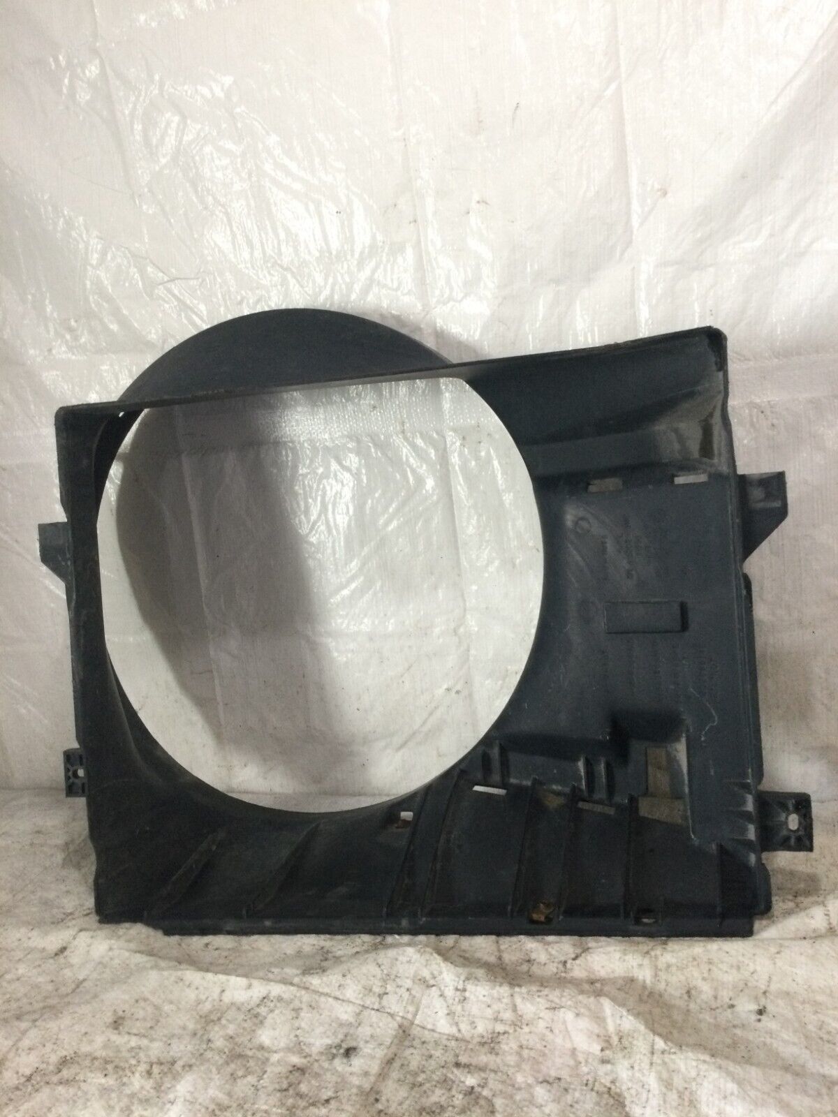 2004 Dodge Ram 1500 Fan Shroud 52028849AD OEM (DAMAGED )