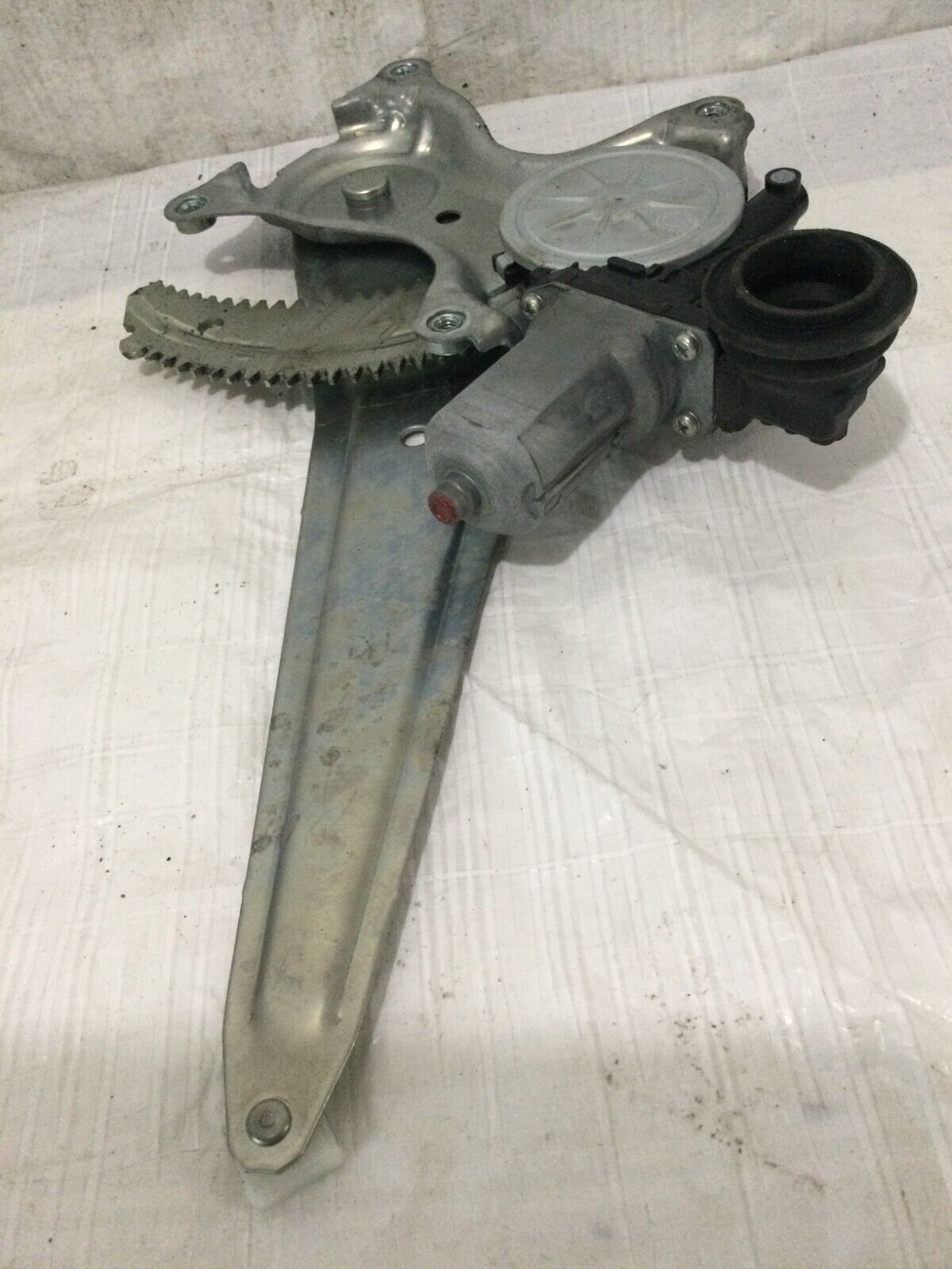 2018 Toyota RAV4 Hybrid Rear left Side Cargo Regulator OEM