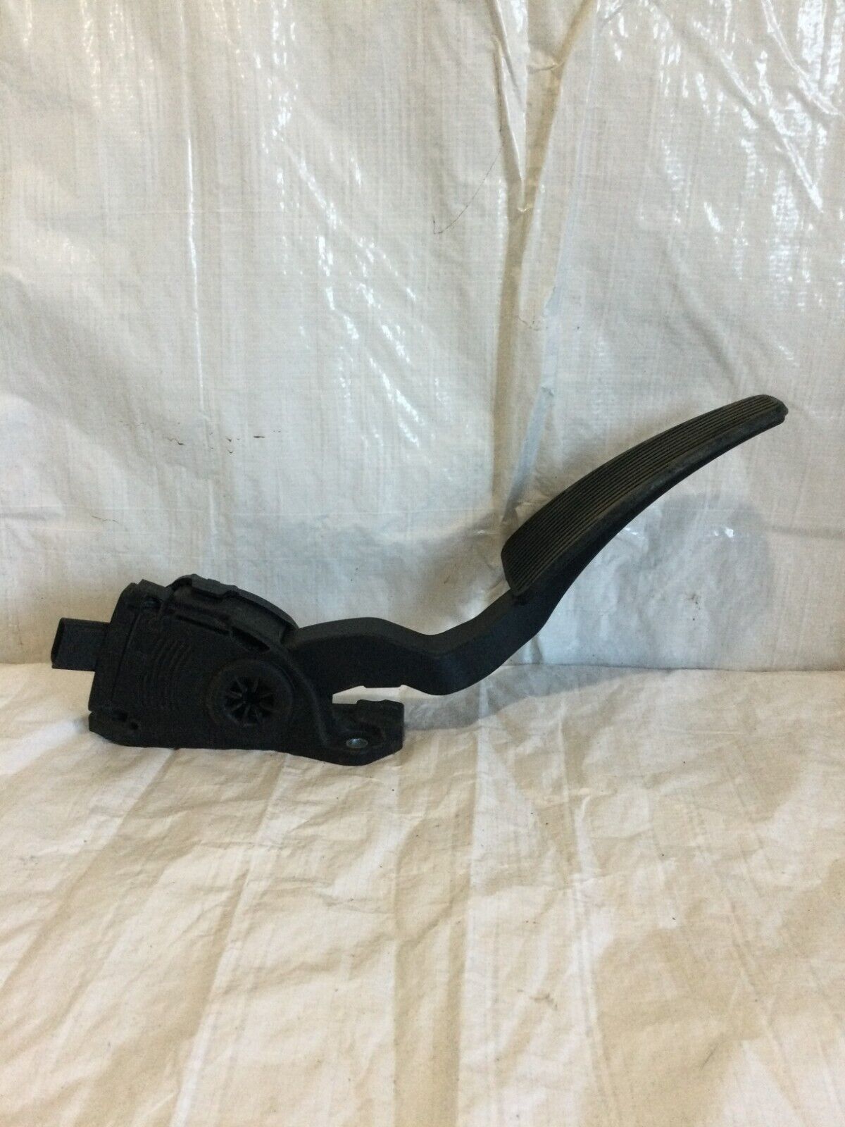 2018 Dodge Ram 1500 Gas Throttle Pedal Position Sensor 68043161AA OEM
