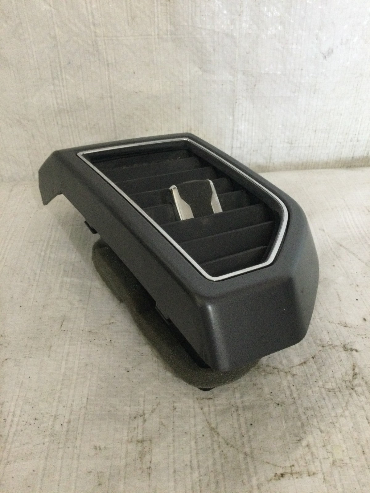 2019 Ford F-150 Right Dashboard Air Vent OEM FL3B-19893-A DAMAGED