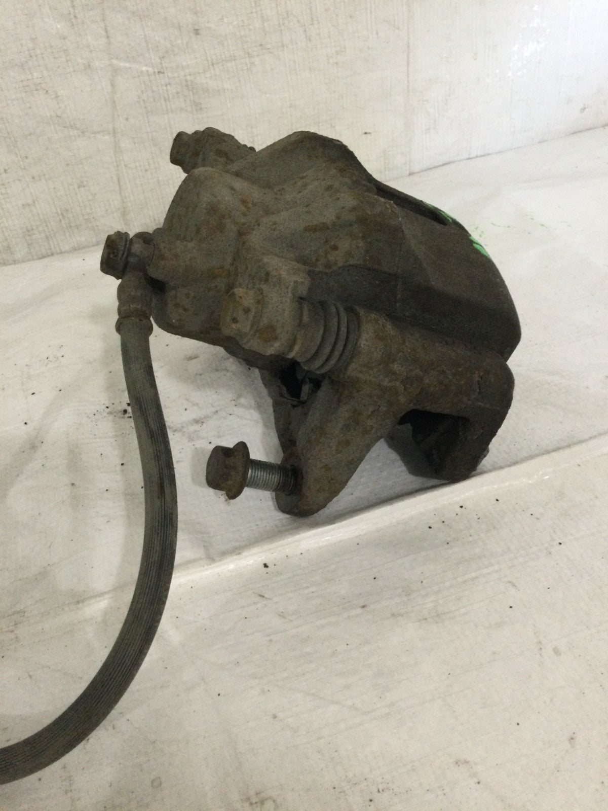 2004 Toyota Matrix Front Right Brake Caliper OEM