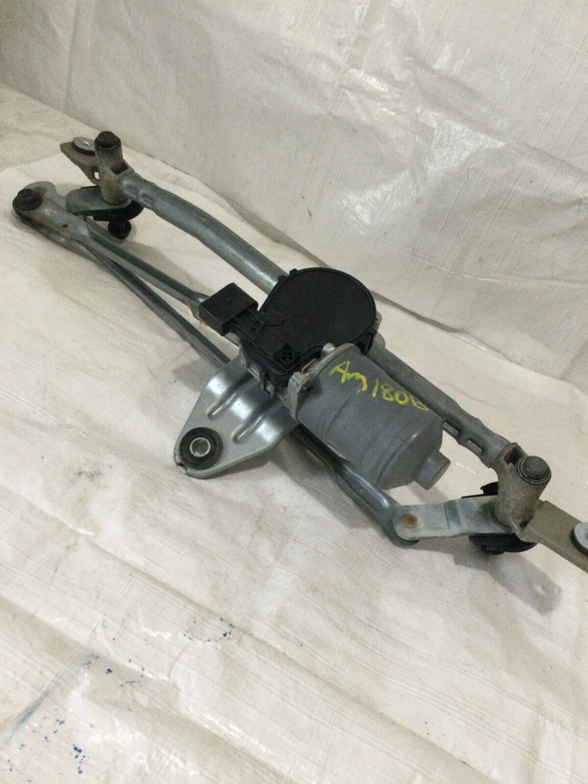 2016-2018 Kia Sorento Front Windshield Wiper Motor w/Transmission Linkage OEM
