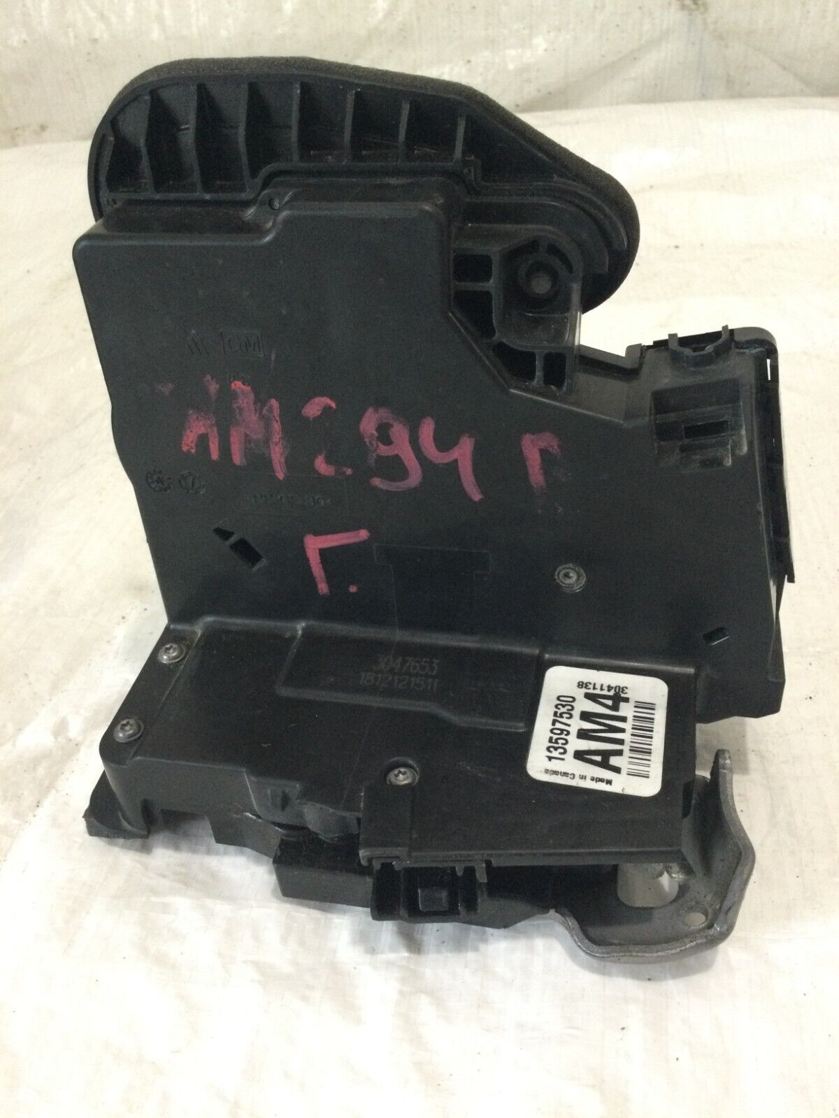 2019  Chevrolet Silverado 1500 Front  Left Side Door Lock Assembly  13597530 OEM