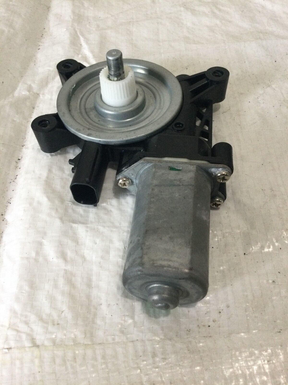 2019 Chevrolet Silverado 1500  Left Side Power Window Motor