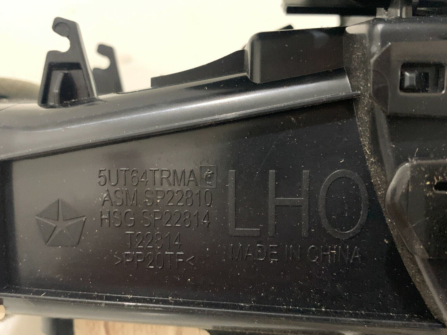 2019 Jeep Compass Left Driver Side Air Vent OEM 5UT64TRMA 