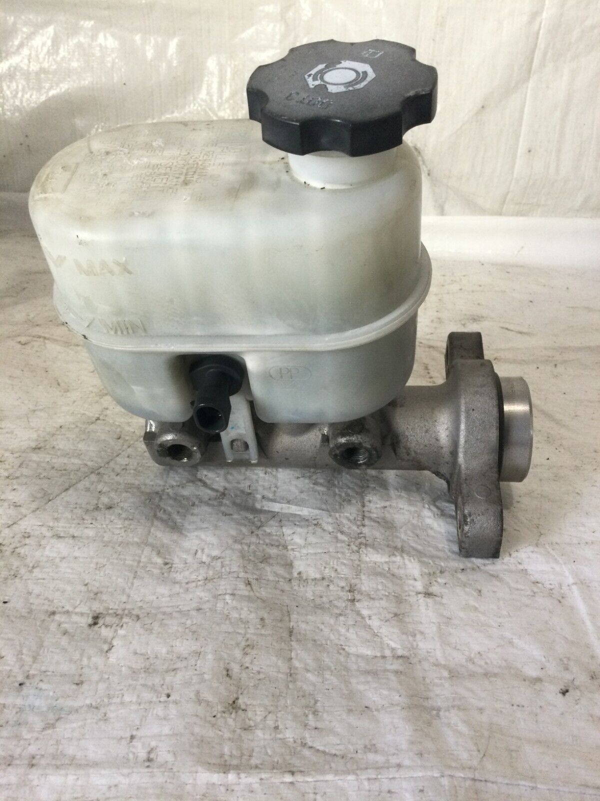2007 Cadillac Escalade ESV Master Brake cylinder W/ Reservoir OEM
