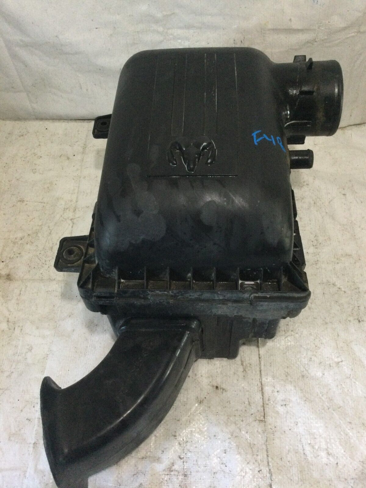 2007 Dodge Ram 1500  Air Cleaner Filter Box  5.7L  OEM