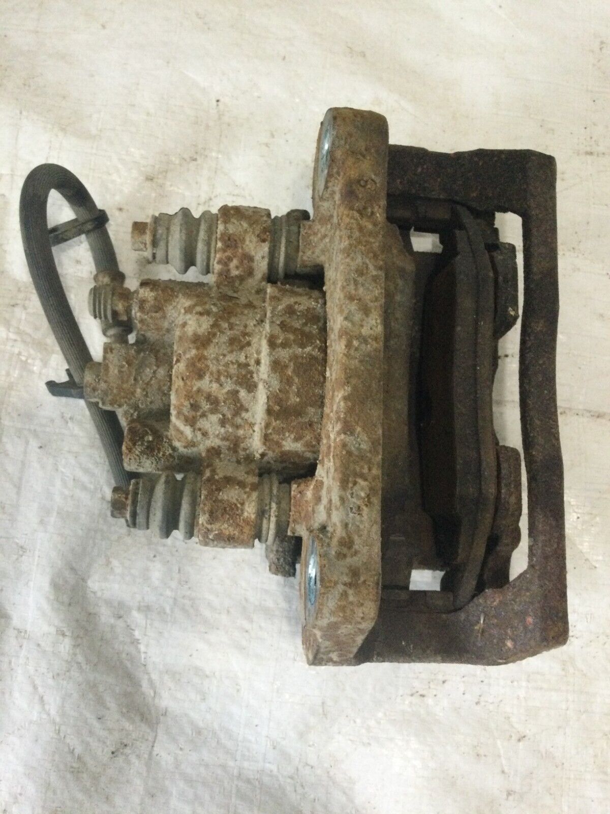 2004 - 2006 Dodge  Ram 1500 Rear Left  Brake  Caliper OEM