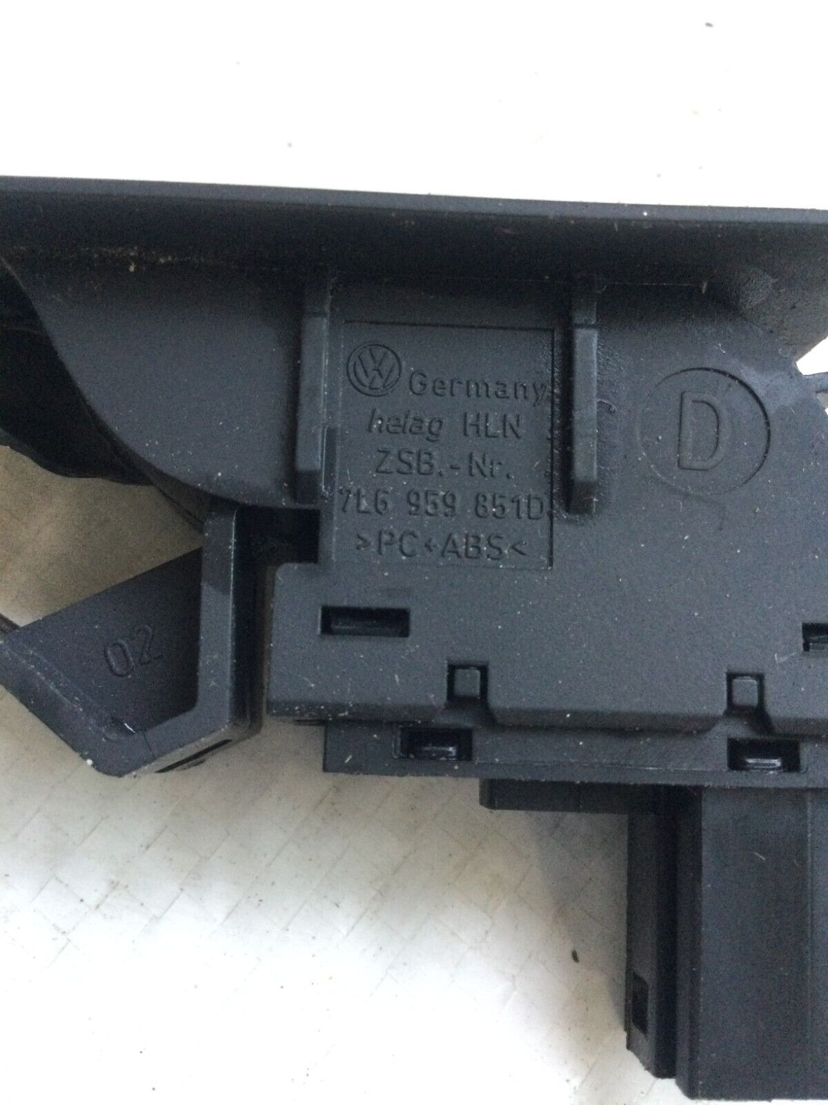 2007 Volkswagen Touareg  Rear Left Side Power Window Switch Button 7L6959851D