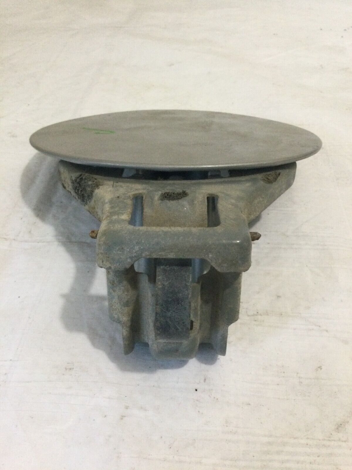 2007-2010  Cadillac Escalade ESV  Fuel Tank Door  734VZ268 OEM