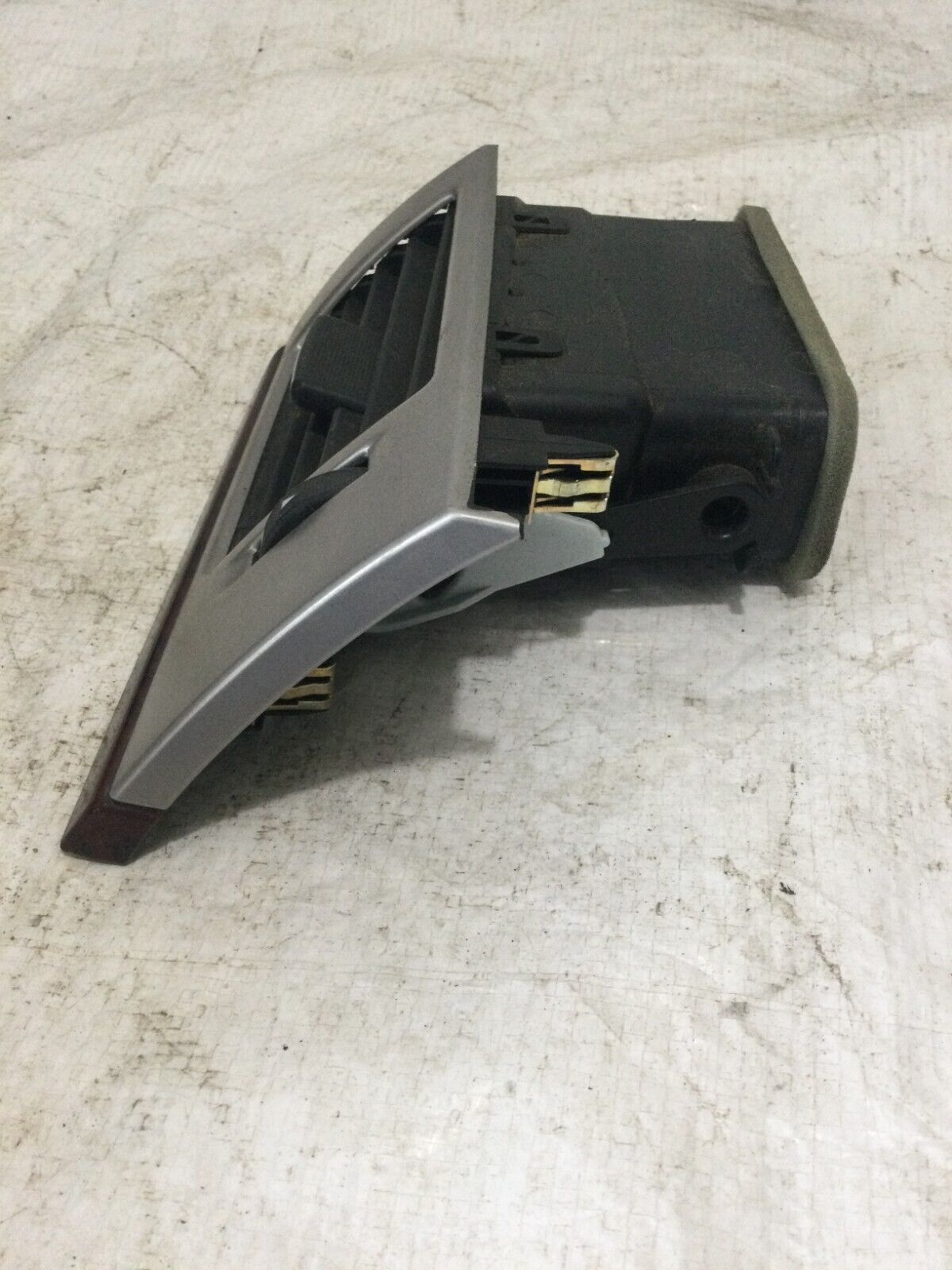 2007 Cadillac Escalade Left  Driver Dash Vent RUBY Trim 15863360 OEM