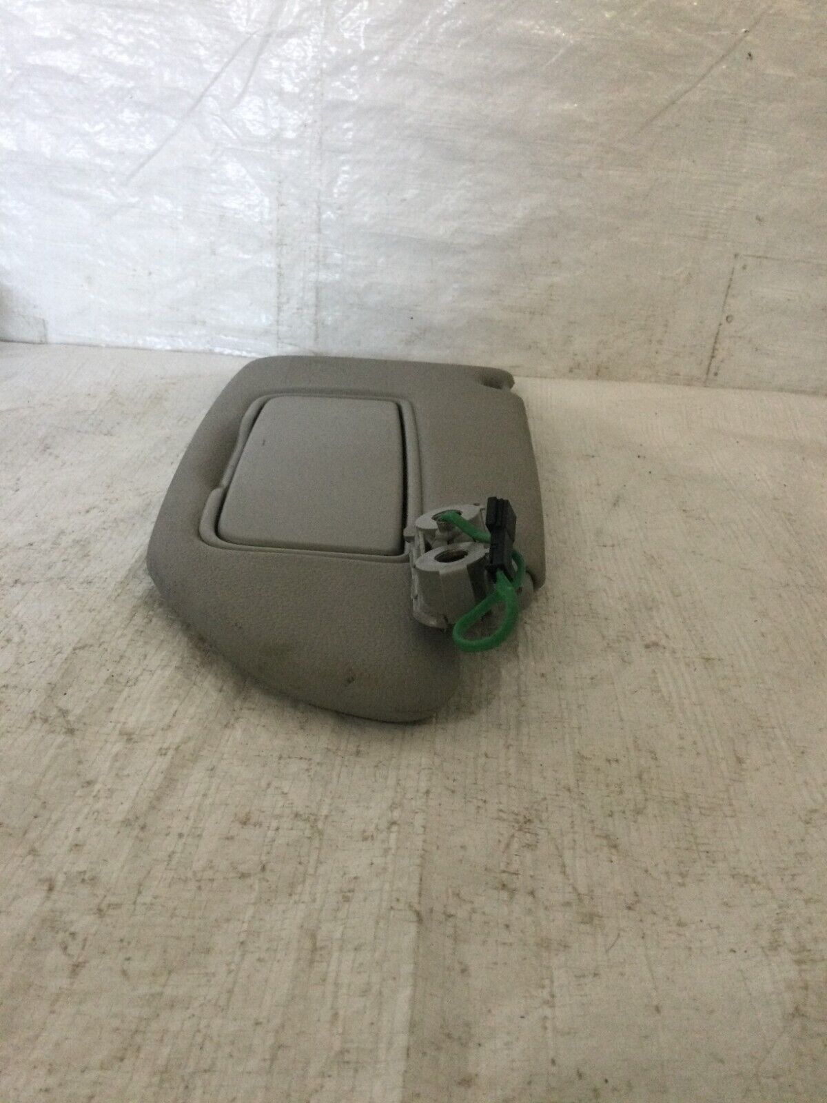 2004 Volvo S60 Sun Visor Right Illuminated Passenger Side OEM