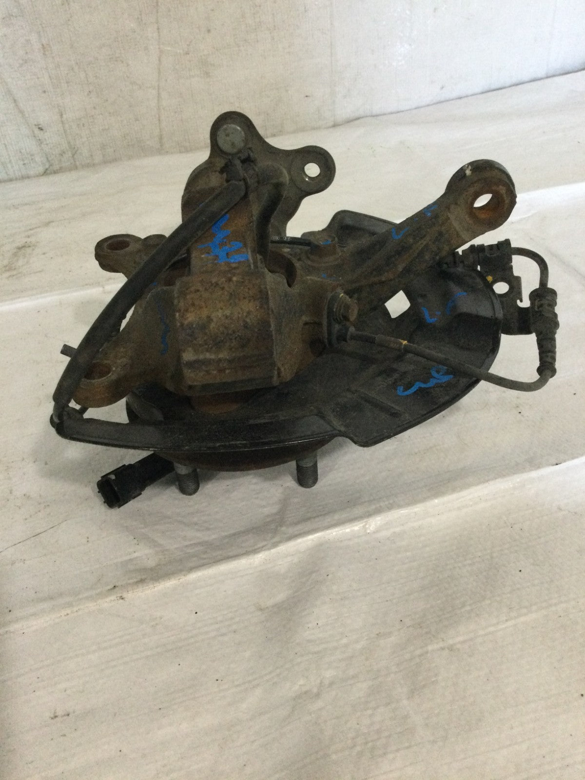 2020 Kia Forte Front Left Spindle Knuckle OEM