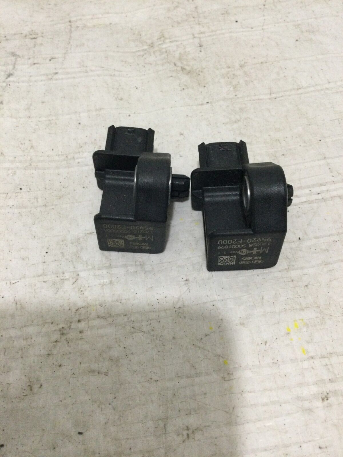 2017-2019 Hyundai Elantra Left Crash Impact Sensor 95920-F2000 OEM
