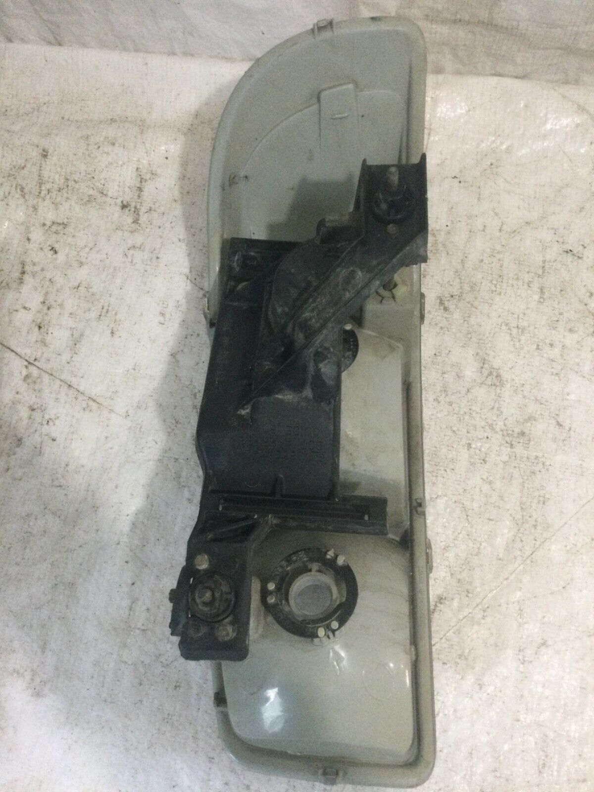 2002 GMC Sierra 1500 Headlight Assembly Right Passenger Side GM 16524544 OEM