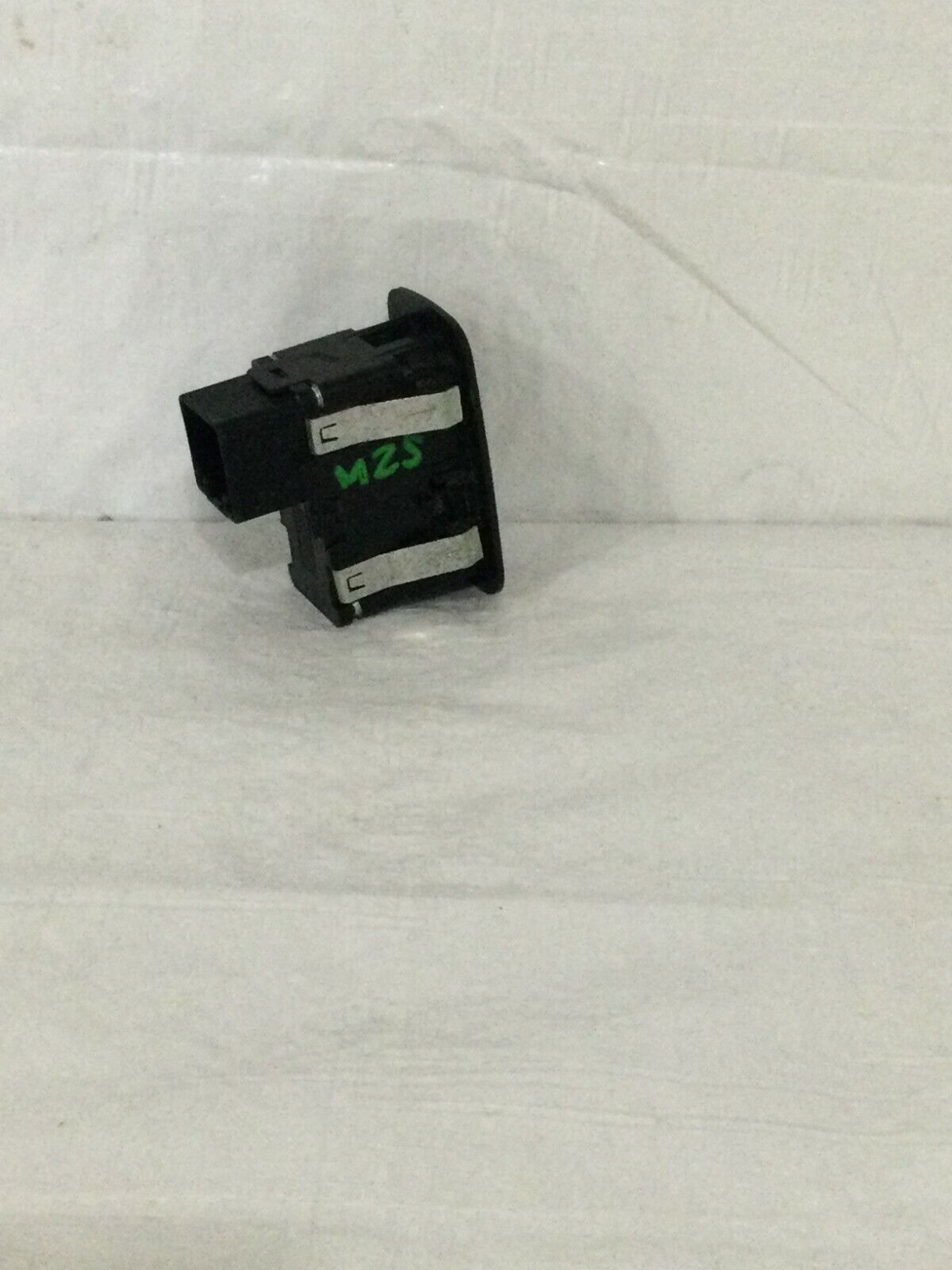 2005 Dodge Ram 2500 Right Rear Power Window Switch OEM 10032637