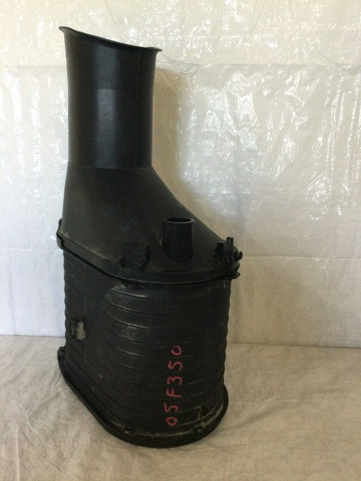 2005 Ford F-350SD Air Filter Box Assembly OEM 