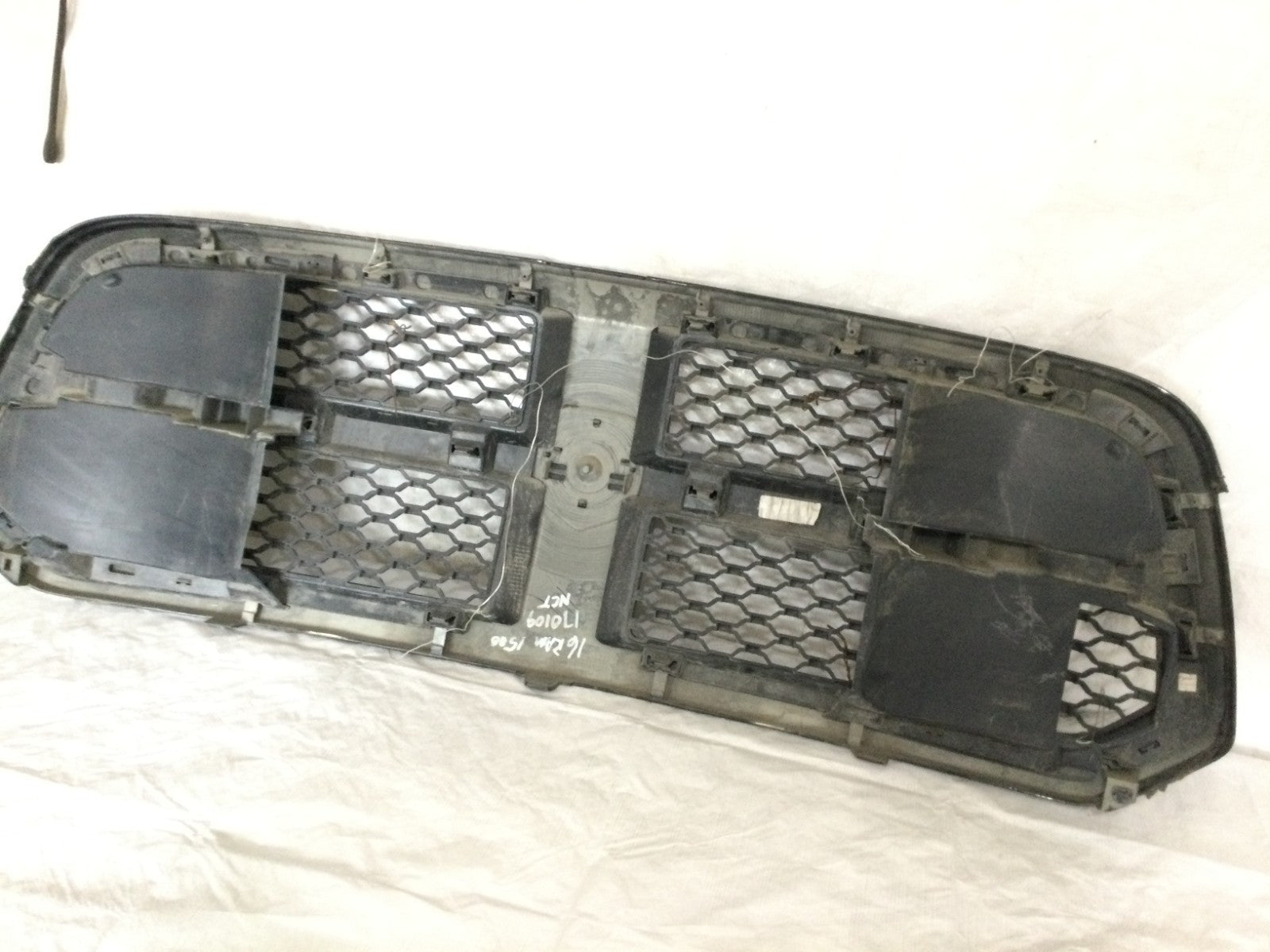 2017 Dodge Ram 1500 Sport Front Grille OEM 13DSAC0031 HAS LITTLE SCUFFS
