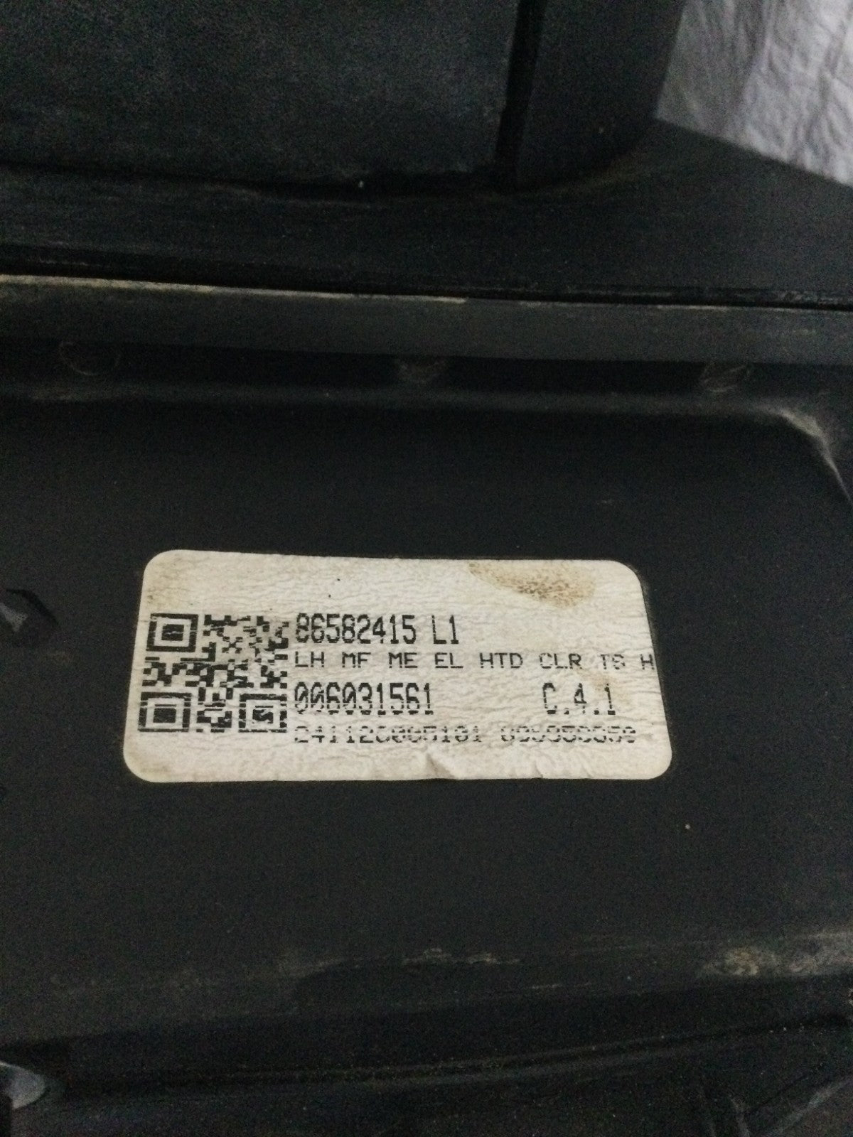 2024 Chevrolet Silverado 2500 Left Door Mirror OEM 86582415 MARKED DAMAGE