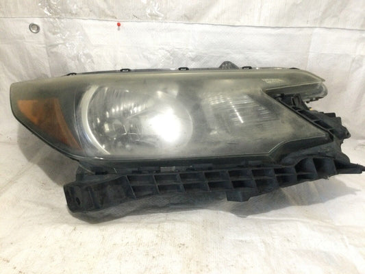 2012 Honda CR-V CRV Headlight Halogen Right Passenger Side OEM ( Damaged Tab )
