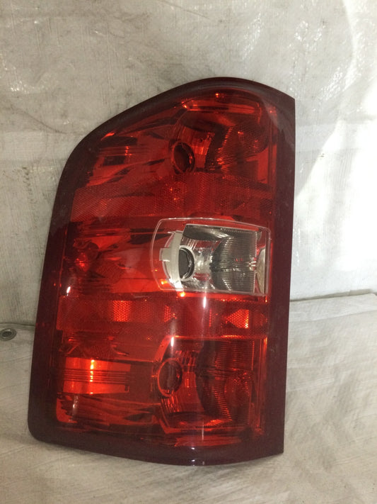2013 Chevrolet Silverado 1500 Left Driver Tail Light Assembly OEM 25958482