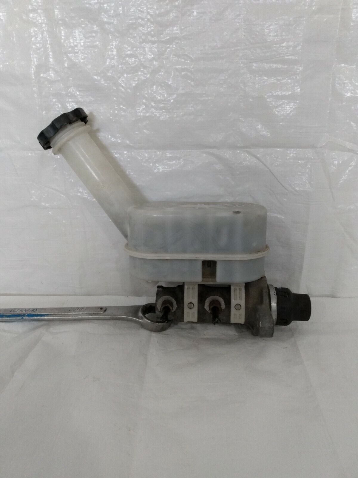 2007 GMC Acadia Master Power Brake Cylinder W/ Reservoir 