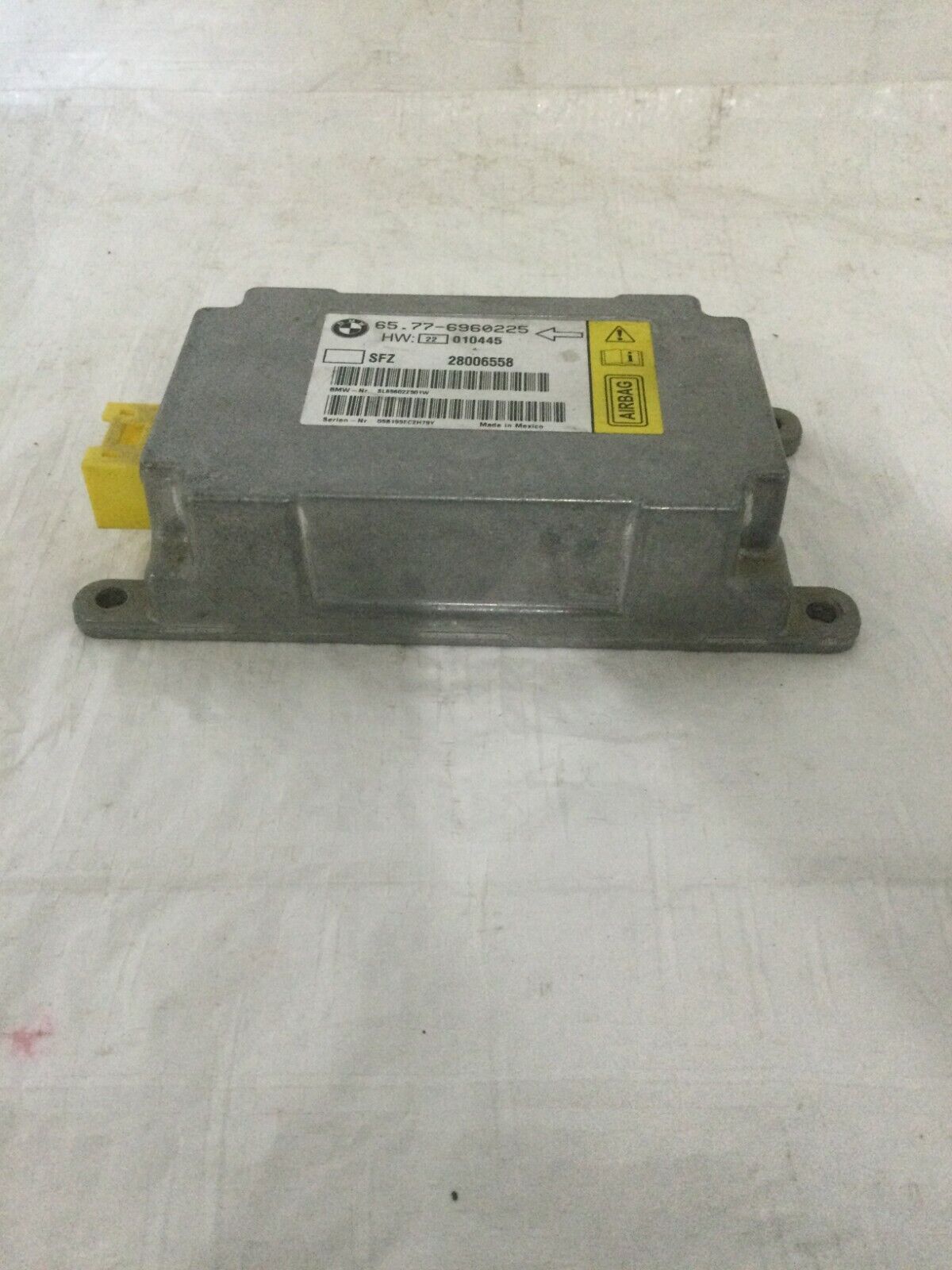 2006 BMW 750Li Sedan Crash Impact Sensor Module OEM 6960225 