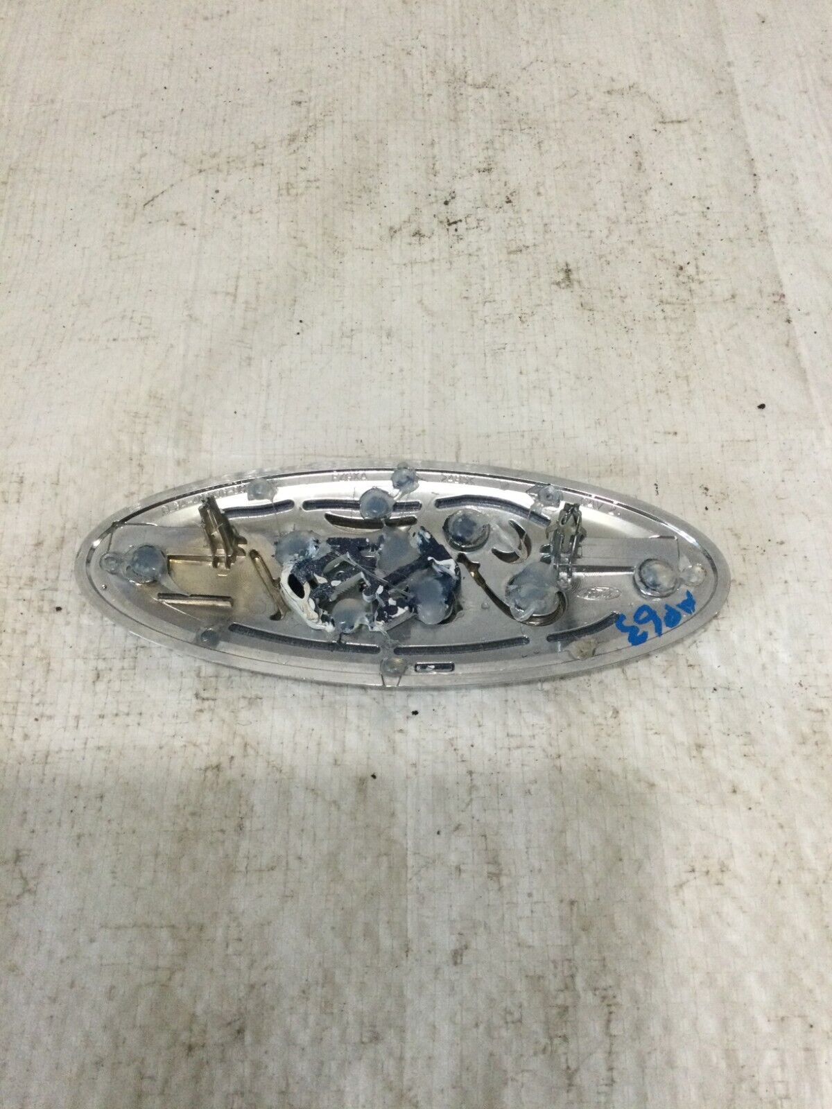 2005 Ford F-150 Front Rear Tailgate  Oval Emblem OEM