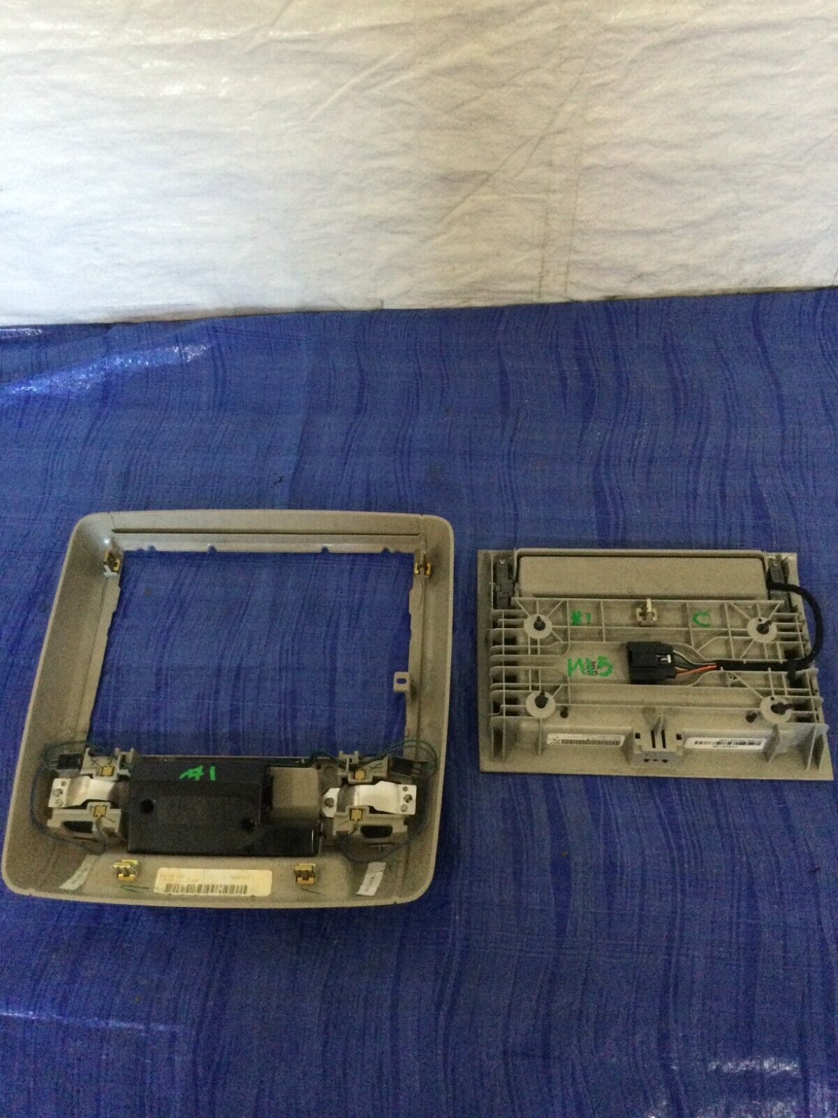 2007 Cadillac Escalade ESV Rear Overhead Roof Mounted DVD Screen Monitor OEM