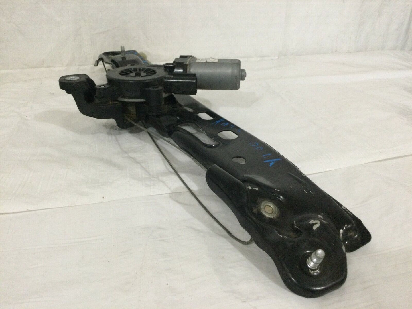 2016-2018 Chevy Cruze Rear Right Passenger Window Regulator Motor OEM 23269942
