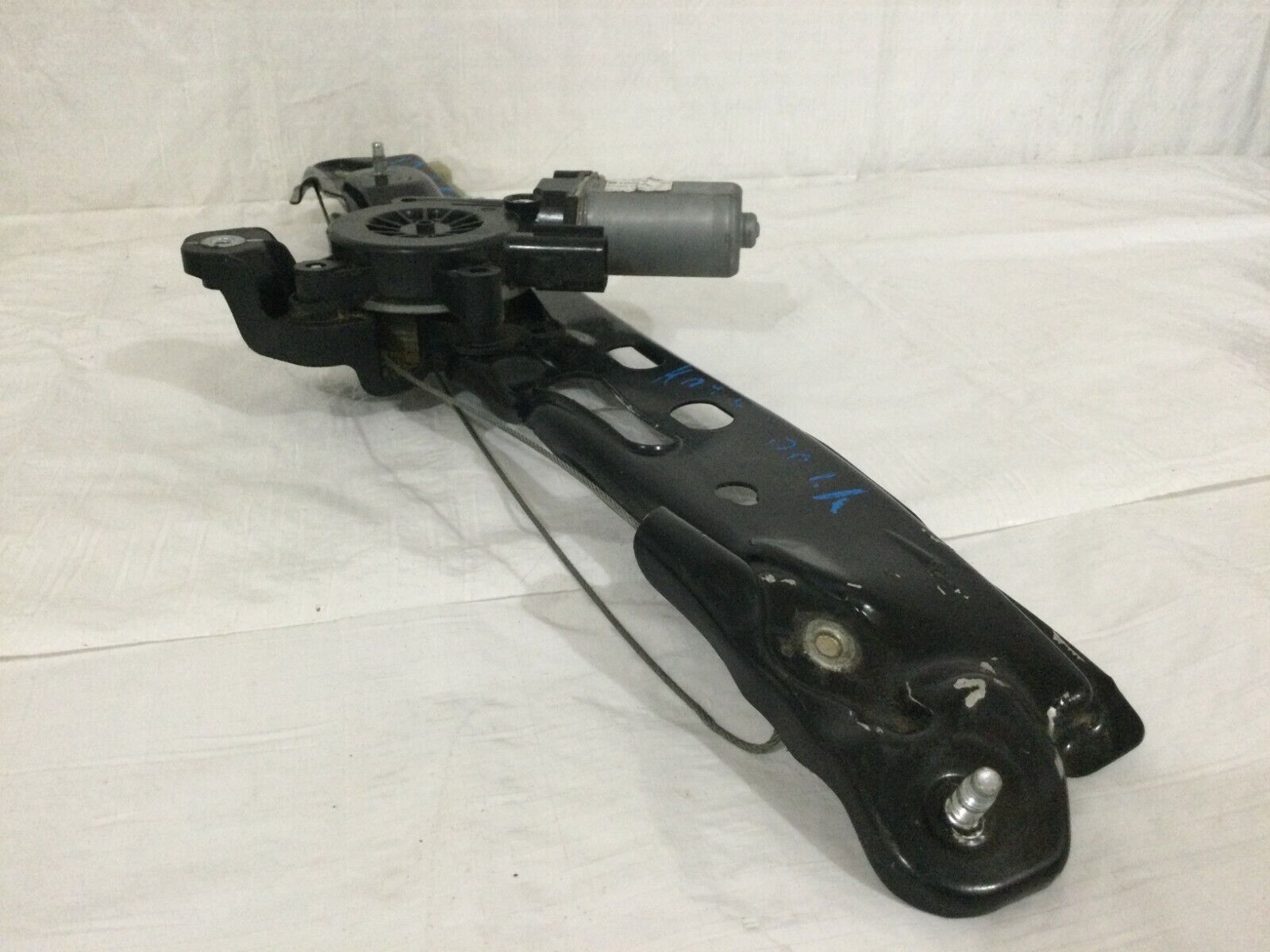 2016-2018 Chevy Cruze Rear Right Passenger Window Regulator Motor OEM 23269942
