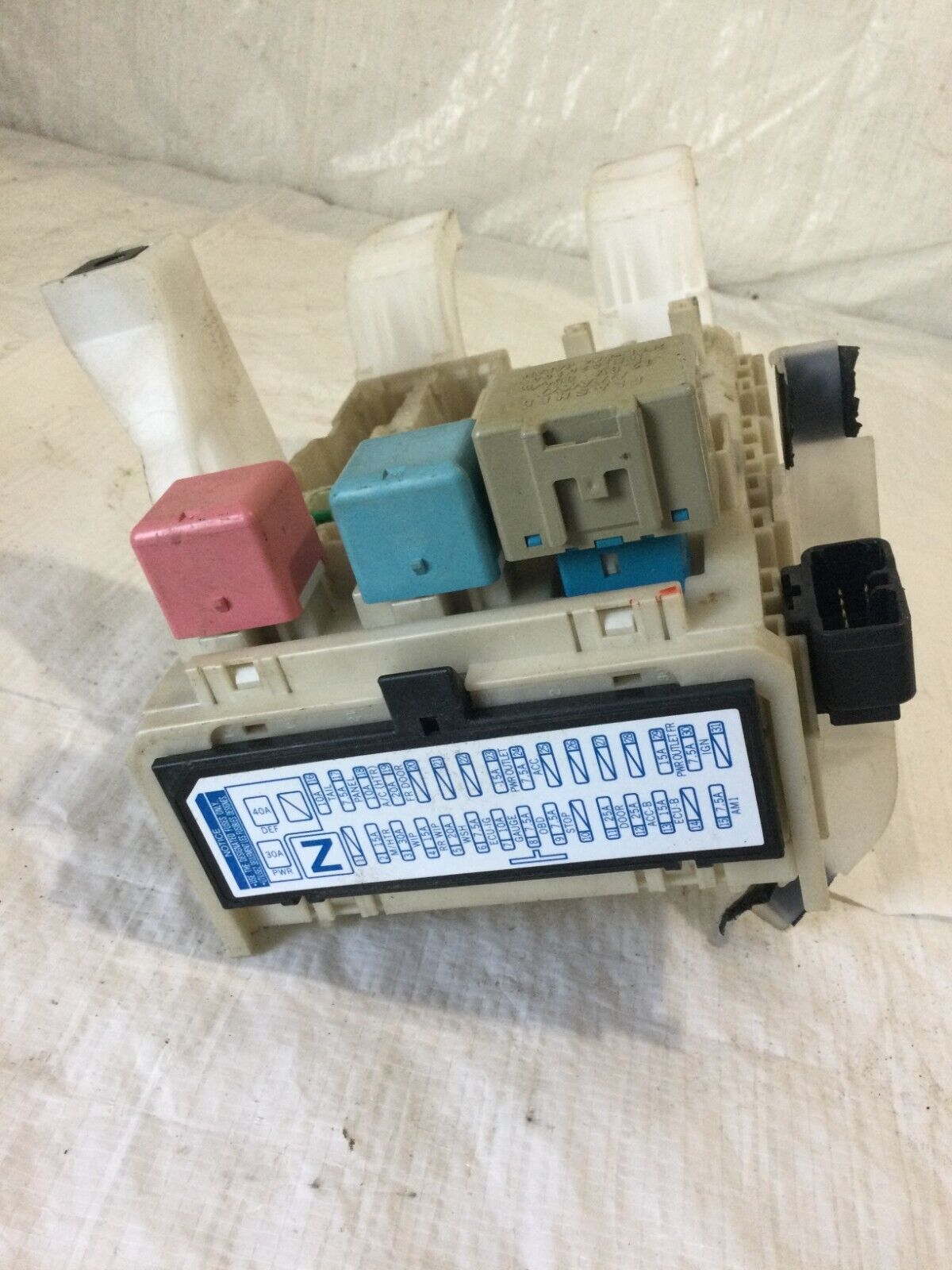 2005-2009 Toyota Prius Under Dash Relay Cabin Fuse Box OEM 8273047300